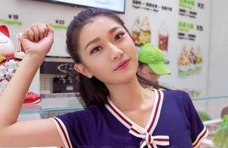 AISS爱丝(钻石版) – 深深投入松果儿的黑色之作，就像是穿越到一个夜色温柔的角落。