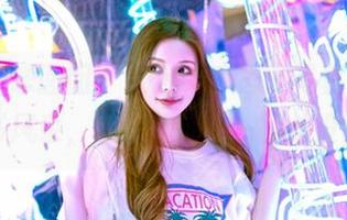 Feilin嗲囡囡 – SiByl李思宁写真合集：秘书风采，走过路过看一下总没错。