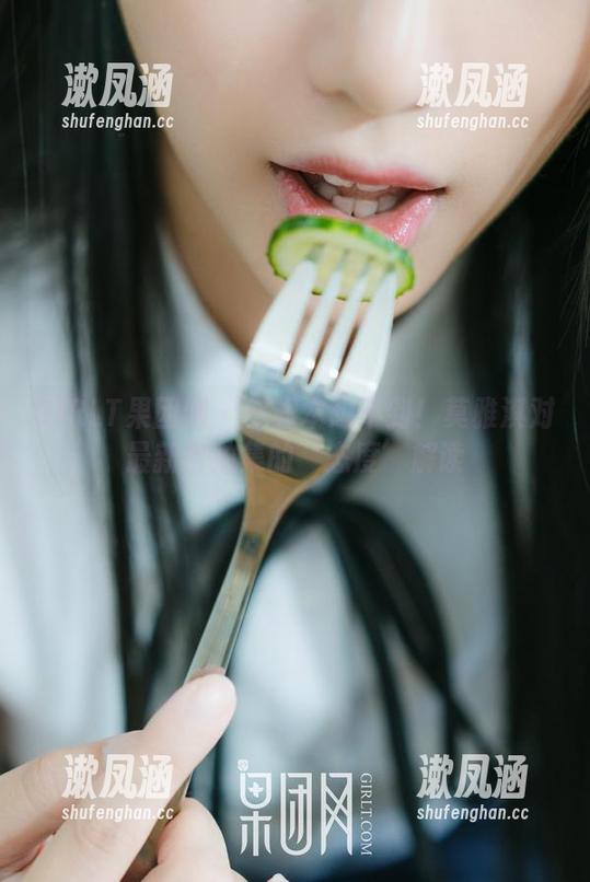GIRLT果团网 - 你根本想不到！莫雅淇对最新自拍集的‘态度’解读
