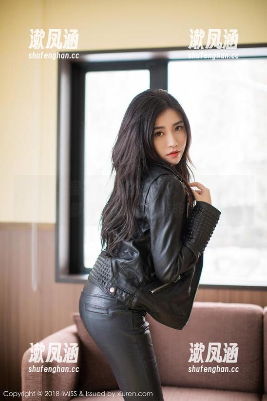 IMiss爱蜜社-小宝酱 IMiss爱蜜社 - 私拍进行时,小宝酱的美脚美图让人想入非非!