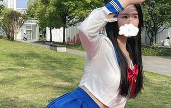 微密圈 – 看到July芝岚的御姐写真，完全没想到图库分享的快乐竟是如此疯狂！你还不点开试试？