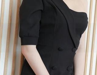 MFStar模范学院 – 图包里的牛仔裤：露露Andrea也有穿得不舒服的时候