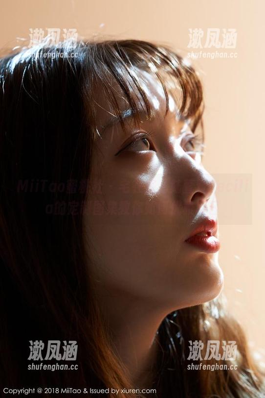 MiiTao蜜桃社-陆萱萱Cecilia MiiTao蜜桃社 - 宅在家,陆萱萱Cecilia的定制图集教你如何优雅度日