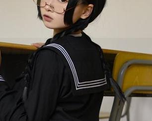 PAKI草莓酱的泳装写真——光影之间，小心被水波喷到哦！