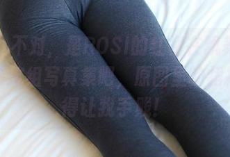 爵迹？不对，是ROSI的红裙在飘舞！赶紧瞅瞅这组写真集吧，原图里的裙摆优雅得让我手贱！