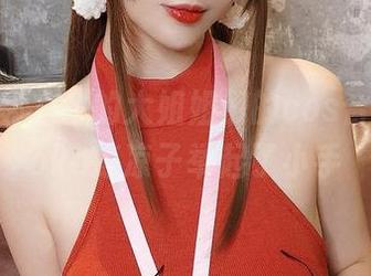 来自左邻右舍的大姐姐们的cos合集，Rioko凉凉子举起了小手