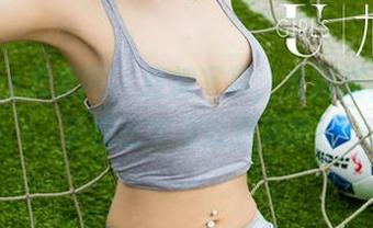 UGirls尤果网 – 红裙写真，尤娜娜真会拍，下载这组你就跟风吧！