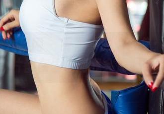 UGirls尤果网 – 绮里嘉泳池合集：每张照片都在偷偷问我会游吗？