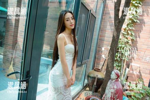 UGirls尤果网-谭晓彤 UGirls尤果网 - 云淡风轻的日子,谭晓彤的短裙写真就像那一抹轻盈的清风,令人眷念。