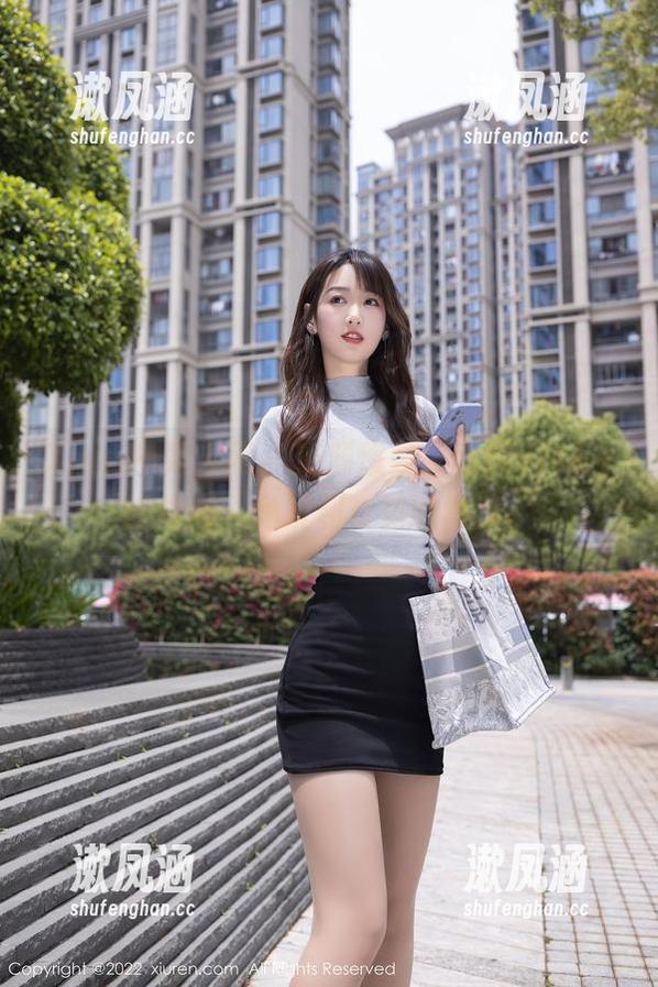 Xiuren秀人网 - 资源爆表：可乐Vicky的瑜伽，角度和姿势的博弈。