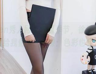 Xiuren秀人网 – 圣诞季节，徐若兮的私房美图给我们上了一课：色彩也会发声。