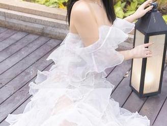 Xiuren秀人网 – 踏入美七Mia的资源库，裸足成了新宠。