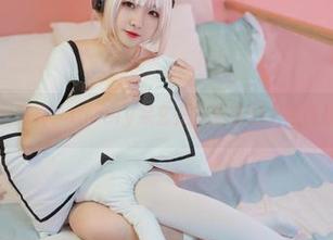 这种黑白写真，lovely呆玄是在给我们上色盲邮件吗？