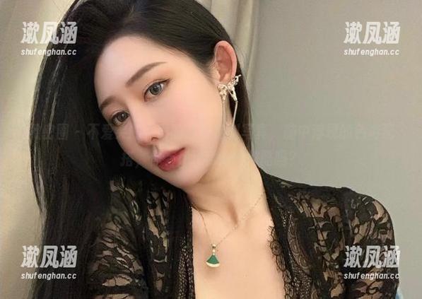 不爱笑的赛琳 微密圈 - 不爱笑的赛琳的夏日定制写真,脑中浮现的色彩配搭,你有get到她的炫酷吗?
