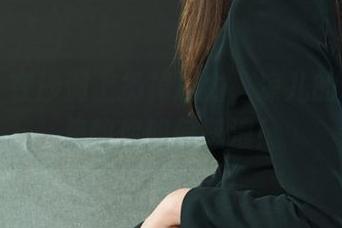 丽柜 – 在沙滩上扔掉压力，凉儿的私拍合集教你如何怼浪！