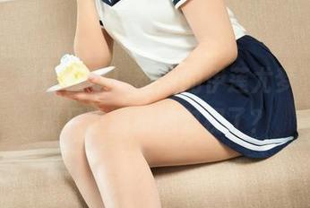丽柜 – 最新合集！甜甜的伊莲尤梦，咦，那只小猫跟她对视了？