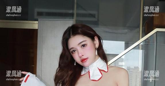 微密圈 - 一点水花都不放过，于芷晴泳池原图，下载一键解决
