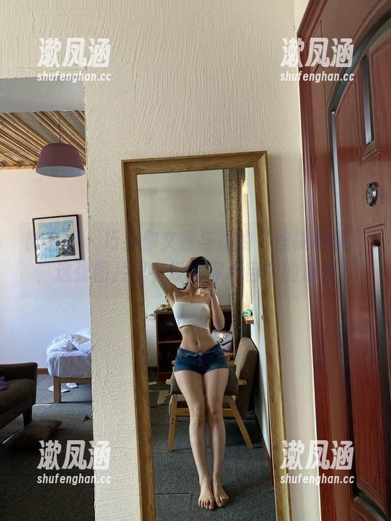 微密圈 - 巧手你文茜与她的“丝袜收藏”，这张图片里有没有你心目中的那双？