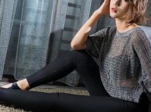 克拉女神 – 更新！孟君的“丝袜”图集继续飞起，不让我好好做事，罪过罪过。