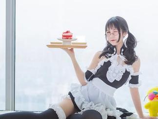 最新图集来看兔玩映画的制服女孩，瞧这眼神，走路都有风？