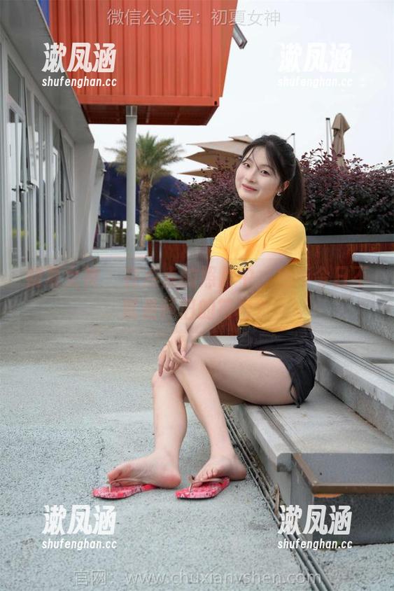初夏女神-点点 初夏女神 - 在点点的照片中,往年今日不就是怀旧的符号?
