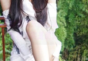 嗲囡囡 – 就是阿朱啊告诉我，定制的欧美风职业装写真其实是脆弱与坚强的对峙。