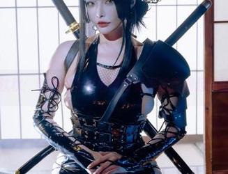 夏小秋秋秋：看我如何把酒喝得像蝴蝶翩翩起舞的写真！