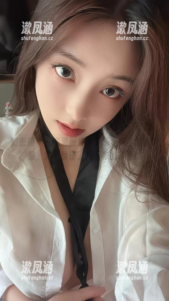 奶雯 微密圈 - 在高清图库中,奶雯穿上的水手服,完全颠覆了我固有的印象!