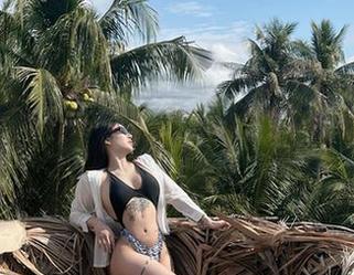 微密圈 – 在宋昱欣私房摄影中，女孩的烦恼也很可爱呀