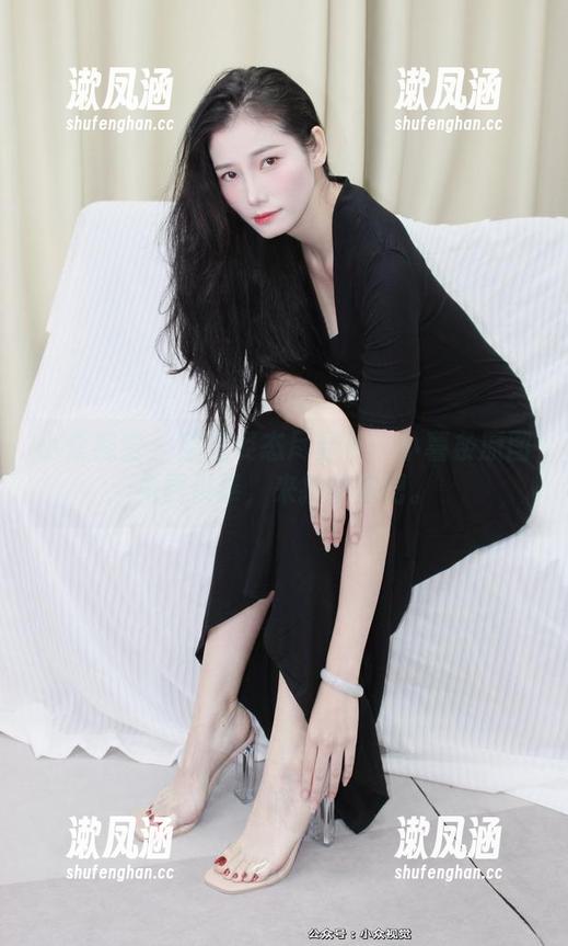 小众视觉-小薯条 小众视觉 - 空姐姿态尽显——小薯条原图免费供奉,来捡便宜吧。