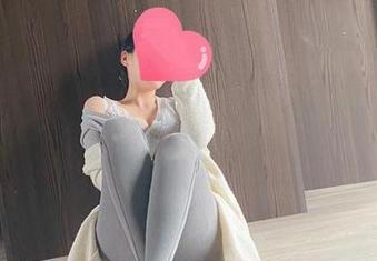 微密圈 – 别问黑丝放在哪儿，小芯酱的小图包已经是我的“每日必看”了。