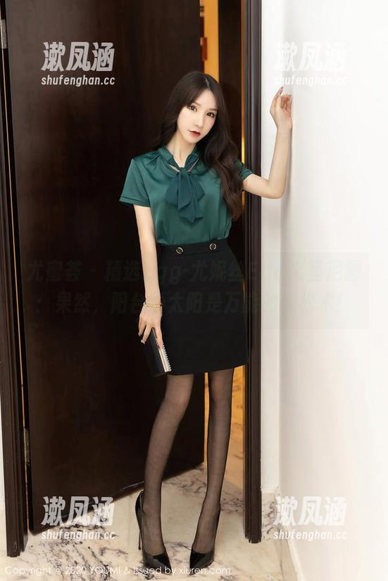 尤蜜荟 - 精选Egg-尤妮丝Egg比基尼图：果然，阳台晒太阳是万能的放松术！