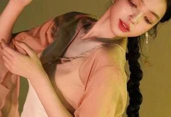 微密圈 – 徐珺大哥的部落流苏在高清中舞动，优雅得像个小精灵