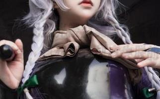 抱走莫子带来无圣光镂空美图，柔和的线条和幽灵似的光影，真想把这刻意失联的状态留住。