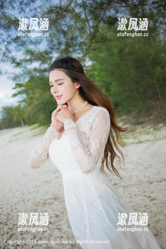 推女神-宋梓诺Bee 推女神 - 赤脚走天涯:宋梓诺Bee给你送上裸足的原图,不怕鱼嘴鞋。