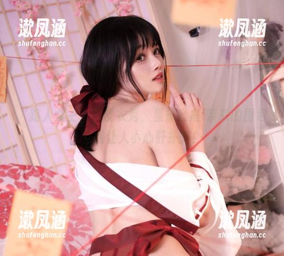 星黛鹿鹿i ‘路人女主’的皮衣秀,星黛鹿鹿i带来的图包下载让人小心肝扑腾!