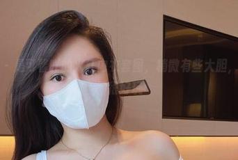 微密圈 – 是可馨吖的火红内衣套图，稍微有些大胆，但我觉得很好玩