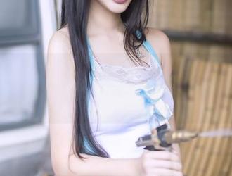果团网 – 王语纯呈现的白色定制写真，轻松把你夺目到掉渣！