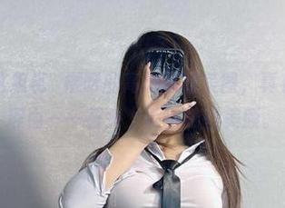 微密圈 – 这组桃沢樱呀的高清运动美图，真有懒起床的理由——石头上都得抹些美颜。