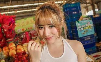 爱丝 – 看这“长腿套图”，佳慧的腿跟我的理想生活一样，都是一场梦，满分啊！