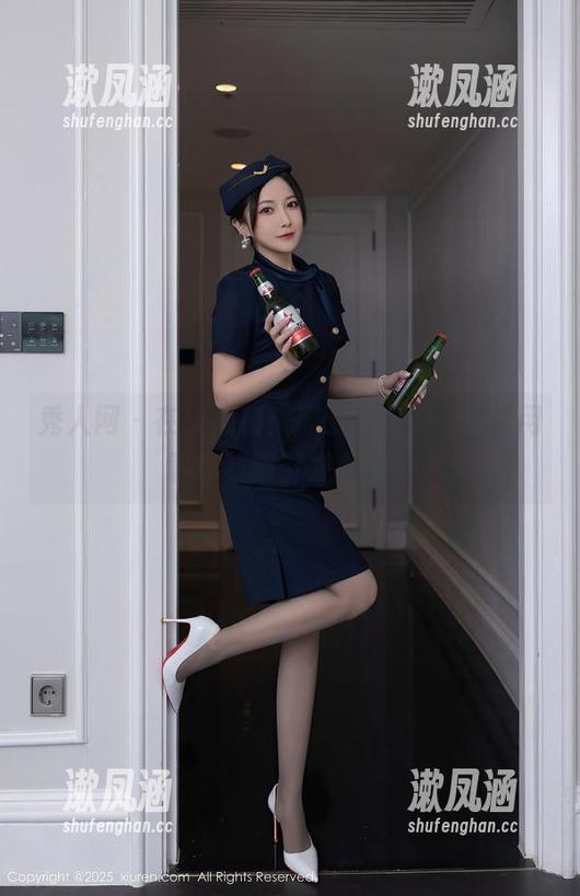 秀人网-周慕汐fairy 秀人网 - 在线福利:周慕汐fairy教你用职场制服引发小骚动