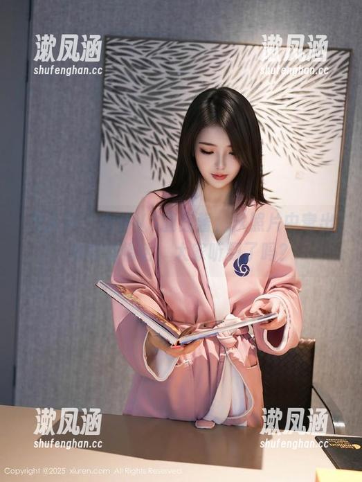 秀人网-圆圆酱 秀人网 - 女仆VS圆圆酱,从照片中窜出来的悄悄话,大家听到了吗?