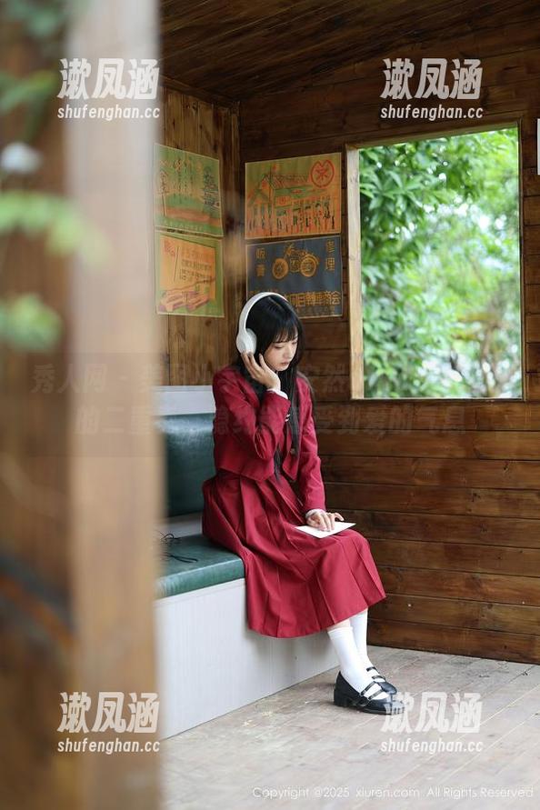 秀人网-安然anran 秀人网 - 美图小宇宙:安然anran与婚纱的二重奏,隐约能感受到爱的气息