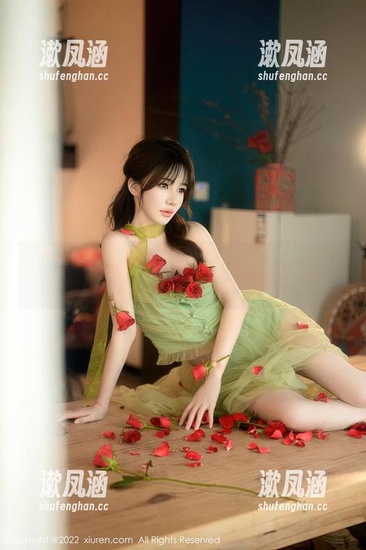 秀人网-悦悦姐 秀人网 - 悦悦姐精选长腿图集:自信和腿长都是这样练成的吧?