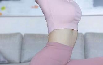 秀人网 – “女孩”写真集再次更新，林文文yooki用每一帧挑战我们对美的定义。