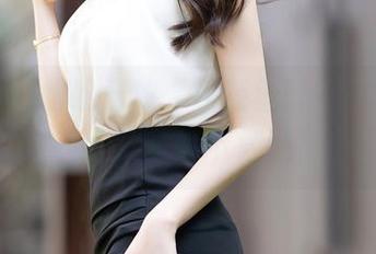 秀人网 – 盼盼已鸠，正装上阵——旗袍写真集，快来下载吧！