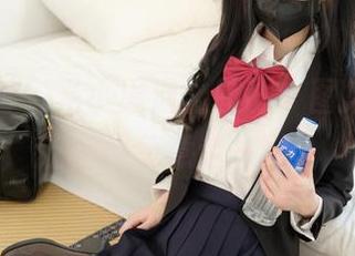 紧急企划 – 当小恩遇上校服：图集更新，让我们随意走一遭。