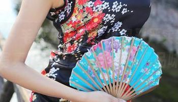 美媛馆 – 毛衣把小兜儿捂得严严实实，精选的写真里暗藏玄机，得慢慢品味哦～