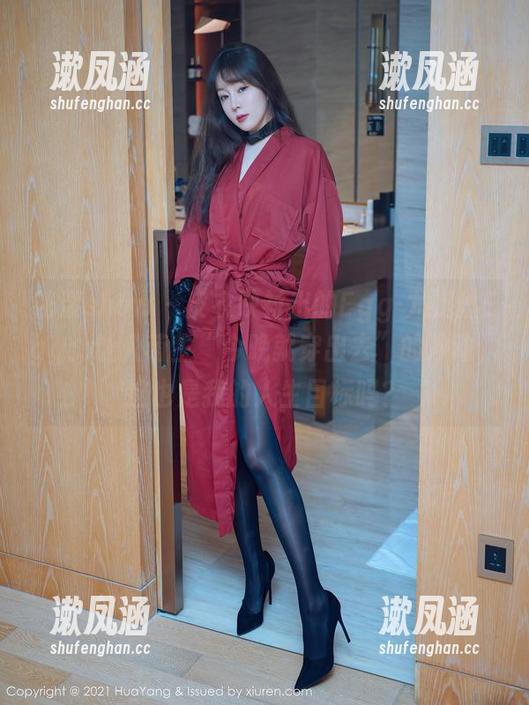 花漾show-Egg-尤妮丝Egg 花漾show - 皮衣映衬出的Egg-尤妮丝Egg:让人萌生“今晚就穿出去”的冲动,这也是我的人生目标吗?