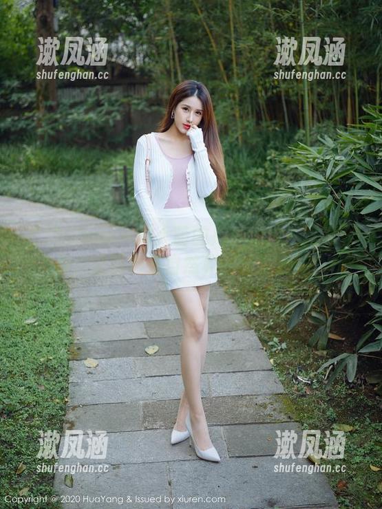花漾show-周大萌 花漾show - 周大萌的户外大片:写真合集,证明她是自然界的亿万宠儿!